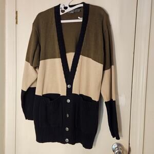 Liz wear sweater Size M SKU# A012